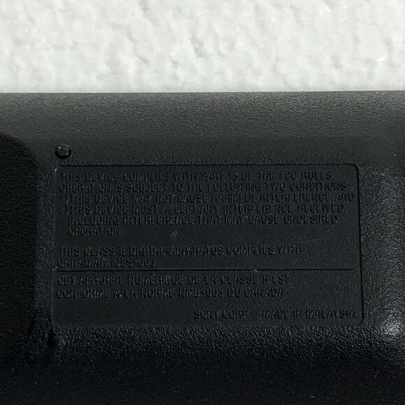 Sony DVD Player Remote Control RMT-D165A - Picture 6 of 8